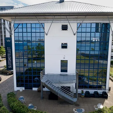 فندق Slotshotellet آلبورغ